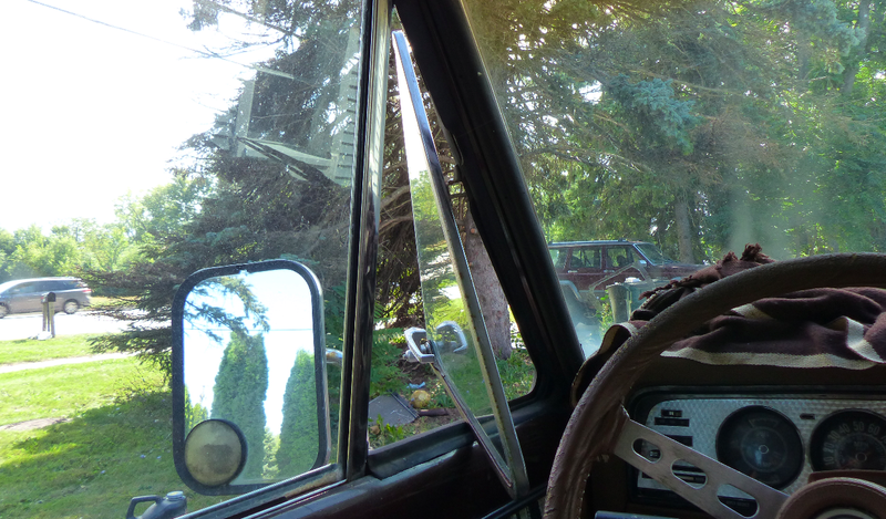 Illustration for article titled Automakers Are Wasting a Great Opportunity With These Useless Fixed Door Windows